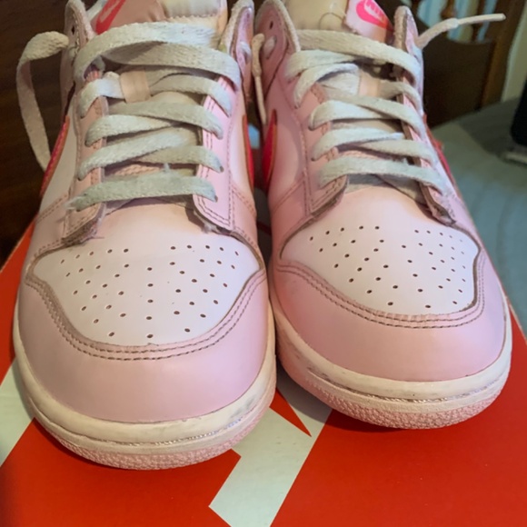 Triple Pink Nike Dunks (8.5W / 7 Girls - Picture 6 of 9